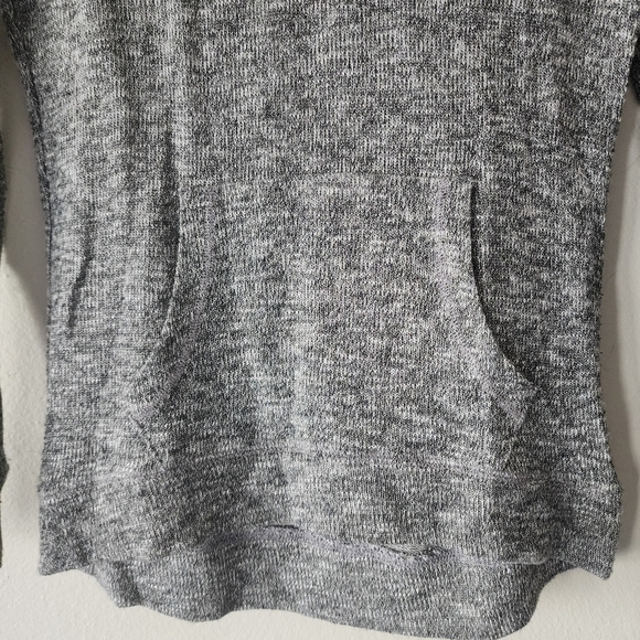 LIVE LOVE DREAM Grey White Hooded Knit Sweater Front Kangaroo Pocket Size XS - Picture 3 of 11